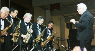 MAGISTRAL  PRESENTACIÓN DE LA ORQUESTA DE GLENN MILLER