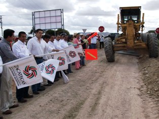 INVIERTE JEC 2.8 MDP EN PAVIMENTACIÓN DE CAMINOS RURALES EN OJOCALIENTE