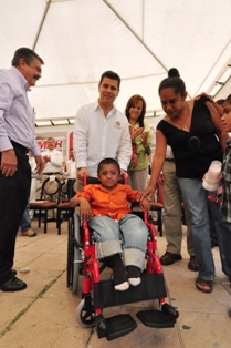 REITERA MIGUEL ALONSO SU COMPROMISO CON MOYAHUA