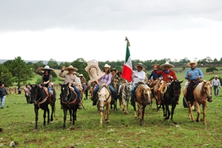 EXCELENTE PARTICIPACION EN CABALGATA