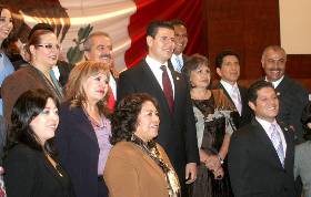 EL COLEGIO JUANA DE ARCO FESTEJA CUMPLEAÑOS DEL GOBERNADOR MIGUEL ALONSO