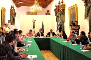 OFRECE GOBERNADOR AUDIENCIA PÚBLICA A LÍDERES MIGRANTES