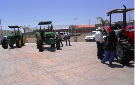 ENTREGA SAUCEDO RAMÍREZ ESTIMULOS PARA EL CAMPO