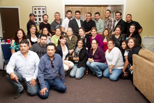 ENTREGAN BECAS A ESTUDIANTES DESTACADOS