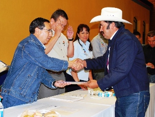 ATESTIGUA ALCALDE ENTREGA DE MÁS DE 4 MILLONES DE PESOS DEL PROGRAMA DE MODERNIZACIÓN AGROPECUARIA