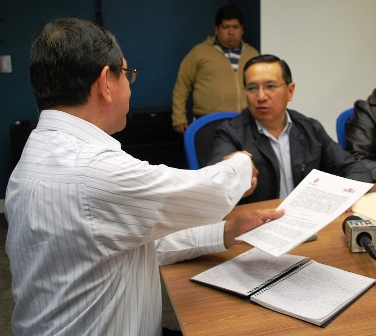 FIRMA GOBIERNO DE FRESNILLO CONVENIO CON GOBIERNO ESTATAL PARA CONSTRUIR UNA LÍNEA DE AGUA POTABLE QUE BENEFICIE EL PARQUE INDUSTRIAL