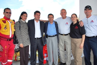 JORGE TORRES, INAUGURA PUENTE Y ENTREGA AYUDA A HABITANTES DE LA SIERRA