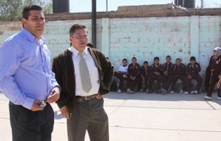 SAUCEDO RAMÍREZ HACE RECORRIDO POR PLANTELES EDUCATIVOS