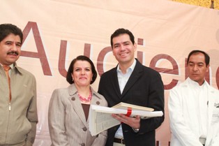 INAUGURA MUNICIPIO EXPOSICIÓN DOCUMENTAL A 190 AÑOS DEL PRIMER AYUNTAMIENTO GUADALUPENSE