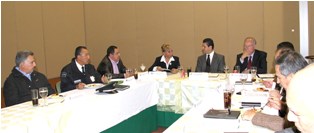 EL SENADOR DE CALIFORNIA LOU CORREA ES HOMENAJEADO POR SAUCEDO RAMÍREZ