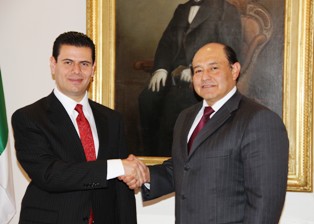 ACUERDA GOBERNADOR Y SENADOR ESTADOUNIDENSE ACCIONES CONJUNTAS EN APOYO A ZACATECANOS EN RETORNO