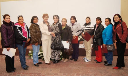 OTORGAN CRÉDITOS A MUJERES EMPRENDEDORAS