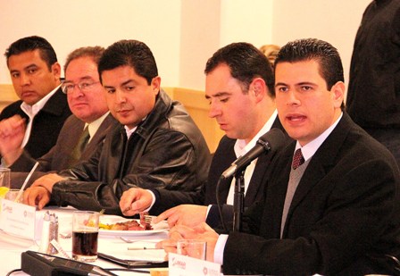 ACUERDAN GOBERNADOR Y ALCALDES TRABAJO COORDINADO EN EL 2012