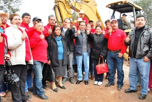 DA ALCALDE BANDERAZO A CONSTRUCCIÓN DE LINEA DE AGUA POTABLE DE LOS PARDILLOS QUE BENEFICIARÁ A MÁS DE 25 MIL HABITANTES
