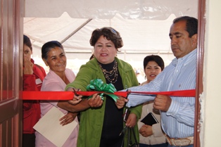 ALCALDE ENTREGA COCINA EN SAN ANTONIO DE PADUA