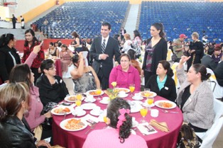 GALARDONAN A MUJERES PERIODISTAS