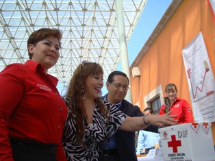 COLABORA ALCALDE EN LA COLECTA ANUAL DE LA CRUZ ROJA MEXICANA