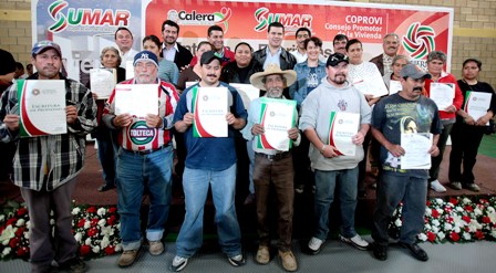 ENTREGA DÉVORA HERNÁNDEZ ESCRITURAS A 85 FAMILIAS