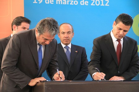 FORMALIZA MAR CONVENIOS CON EL INFONAVIT A FAVOR DE TRABAJADORES QUE MENOS GANAN