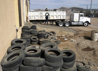 ENTREGA AYUNTAMIENTO LLANTAS PARA TRATAMIENTO ADECUADO DE RECICLAJE