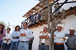 JORGE TORRES INAUGURÓ LA PRIMERA ETAPA DE CABAÑAS EN EL  TEJUJÁN