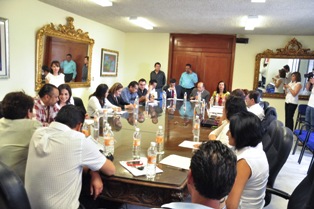 SUSPENDEN DIPUTADOS SESIÓN POR FALTA DE QUÓRUM