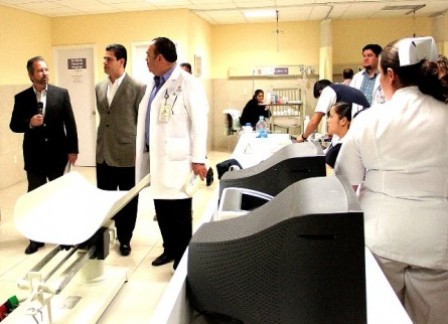 VISITA EL GOBERNADOR LA UNIDAD MÉDICA DE EMERGENCIAS