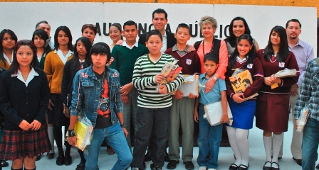 RECONOCE GUADALUPE A JÓVENES DESTACADOS ESTE DÍA DEL ESTUDIANTE