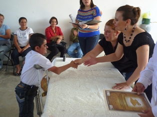 ENTREGÓ IZEA CERTIFICADOS DE SECUNDARIA EN EL MUNICIPIO DE GUADALUPE