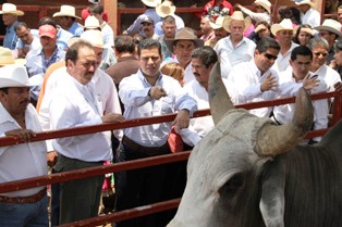 EL GOBERNADOR VISITÓ MONTE ESCOBEDO EN EL MARCO DE SU FERIA REGIONAL