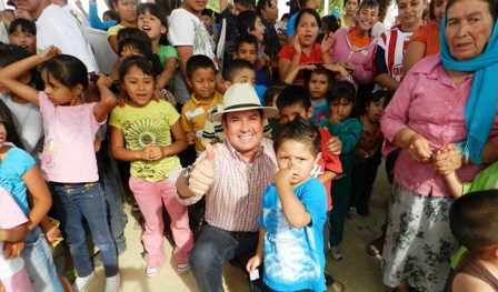 FESTEJA BENJAMIN MEDRANO A LOS NIÑOS DE FRESNILLO