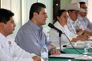 SUPERVISA LUCÍA ALONSO ESPACIO DE ALIMENTACIÓN DE LA ESCUELA NORMAL 