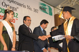 EGRESAN ALUMNOS DE BACHILLERATO