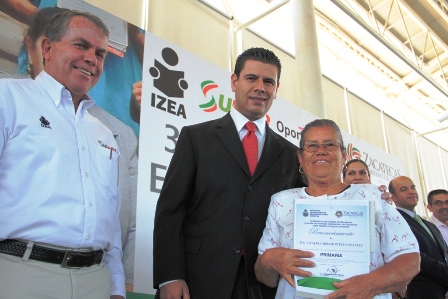 ENTREGA MAR 2 MIL CERTIFICADOS A ADULTOS MAYORES