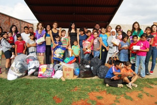 MARLETH PRIMERA Y SUS PRINCESAS VISITARON LA VILLA INFANTIL