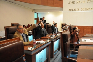 ALCADE SE REUNE CON PERSONAL DE LA CFE
