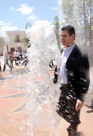 INAUGURA MAR FUENTE DEL JARDÍN JUÁREZ EN GUADALUPE