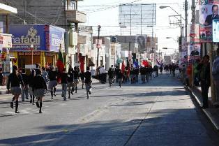 CON DESFILE, CONMEMORA GOBIERNO DE FRESNILLO Y SEC DÍA DE LAS NACIONES UNIDAS