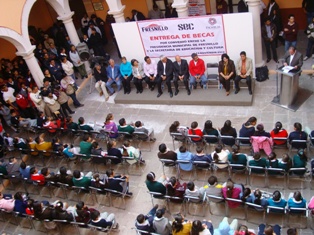 HA ENTREGADO MAR 76 MIL BECAS, POR MÁS DE 802 MDP, DURANTE EL SEXENIO