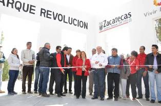 INAUGURA ARNOLDO RODRÍGUEZ PARQUE REVOLUCIÓN