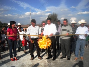 GILBERTO ZAMORA SALAS REALIZA INAUGURACIÓN DE PAVIMENTO