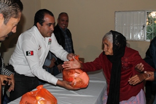 JTM CONVIVIÓ CON ADULTOS MAYORES EN FESTIVAL DEL SMDIF