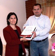 ENTREGA INFORME COMITÉ ORGANIZADOR DE LA FENAZA 2012 A LA PRESIDENTA DEL SEDIF