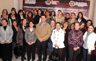 PREMIA MAR A GANADORES DE ALTARES DE MUERTOS DE LAS DEPENDENCIAS