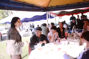 CONVIVE PRESIDENTA DEL SEDIF CON LOS CARTEROS EN SU DÍA