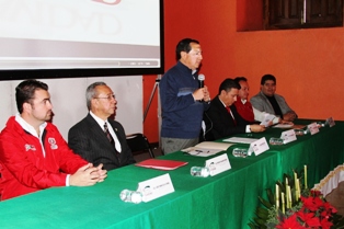 PRESENTAN ALCALDE Y DIRECTOR DE IZC EL “TERCER FESTIVAL DE NAVIDADEN EL MUNICIPIO”