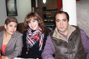 ALCALDE FESTEJA A LAS ENFERMERAS