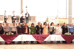 CONMEMORAN DIA DE LA BANDERA