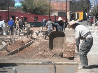SE PAVIMENTA UNA CALLE MÁS EN GRAL. PÁNFILO NATERA