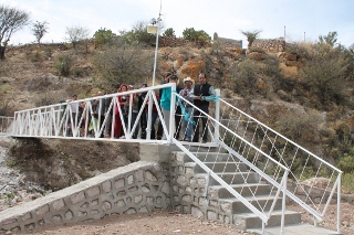 ALCALDE INAUGURA PUENTE EN LA CALERA DE SAN MIGUEL
